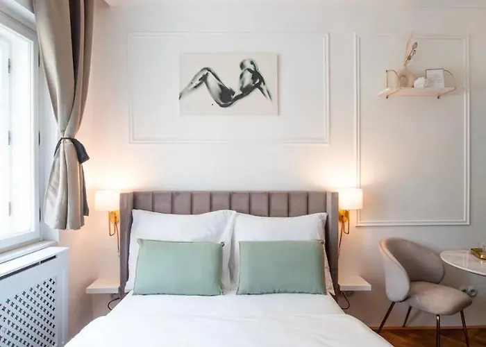 A Serene Flat In A Castle! *